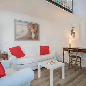 Apartment Willy - Sweet Dreams In, Florence